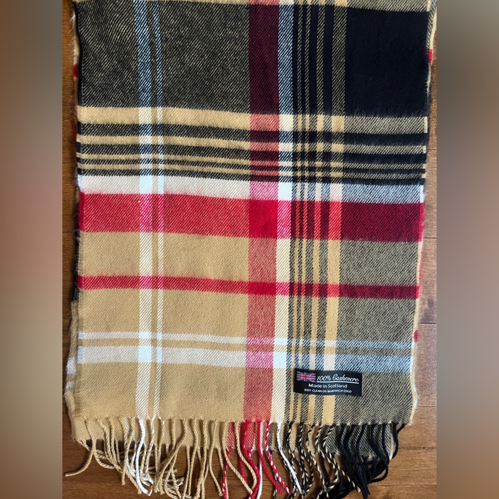 100% Cashmere Plaid Tartan Scarf Made in Scotland Beige Red Cozy Luxury Preppy